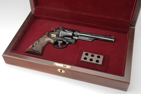 MODEL 57 SMITH & WESSON COLLECTORS ASSOC